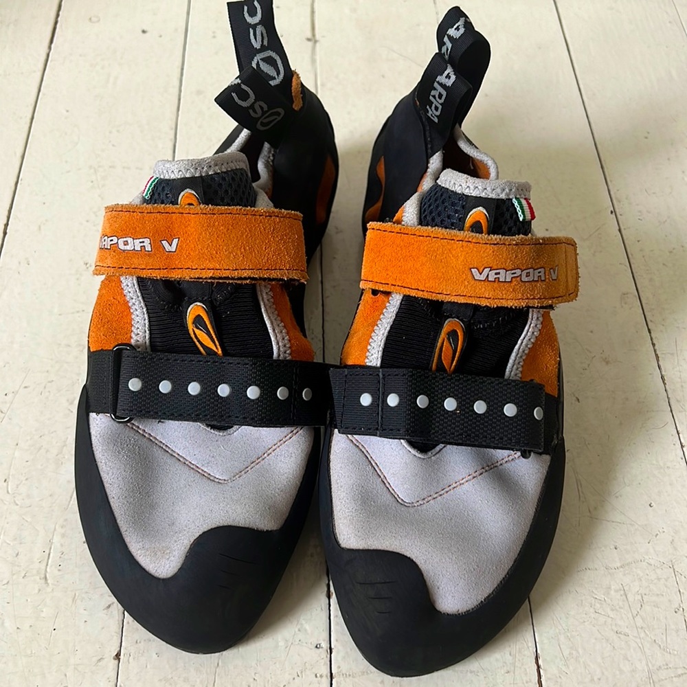 Men’s scarpa climbing shoes US10